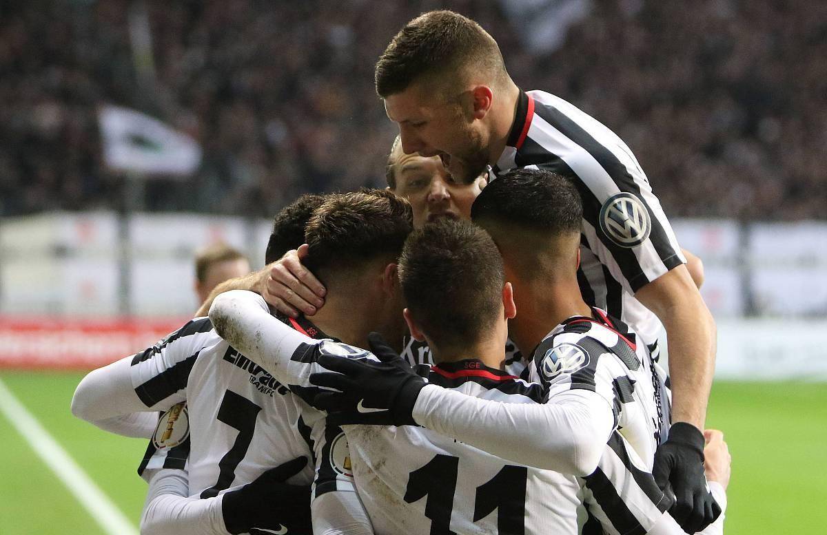 关于多芒特队客场遭遇失利保级压力增大的信息